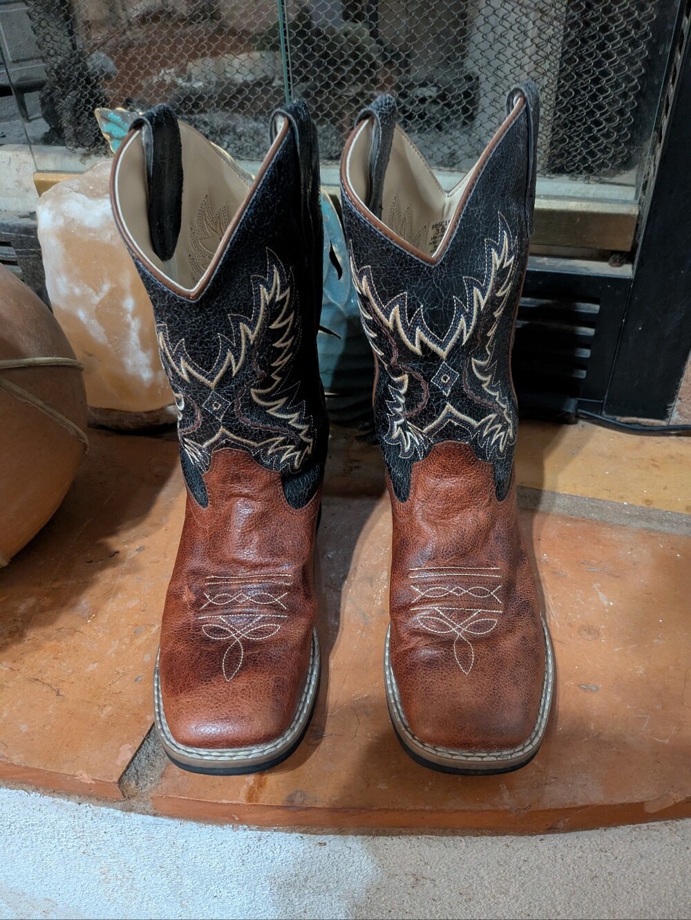 Classic Two-Tone Western Boots - Brown & Black Size 3 Women's Size 5